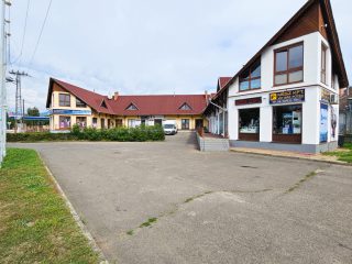 Eladó 761 m²-esüzlet üzletházban Vác, Szent László út: 580'000'000 Ft