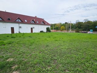 Eladó 761 m²-esüzlet üzletházban Vác, Szent László út: 580'000'000 Ft