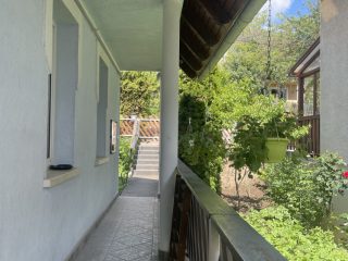 Eladó 210 m²-escsaládi ház Vác, Szivárvány utca: 179'300'000 Ft