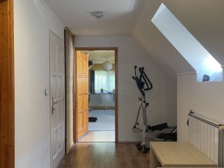 Eladó 210 m²-escsaládi ház Vác, Szivárvány utca: 179'300'000 Ft