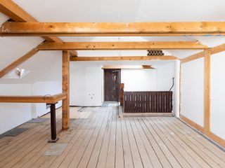 Eladó 200 m²-escsaládi ház Vác, Tímár utca: 124'900'000 Ft