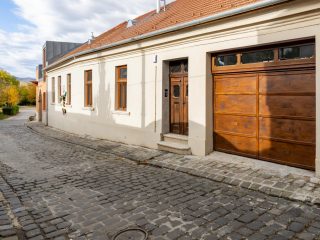 Eladó 200 m²-escsaládi ház Vác, Tímár utca: 124'900'000 Ft