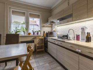 Eladó 83 m²-estársasházi lakás Vác, Vág utca: 79'900'000 Ft