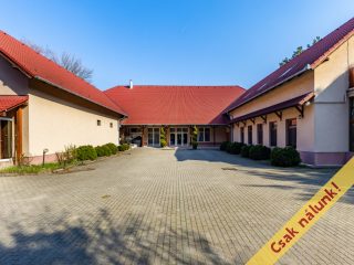 Eladó 1520 m²-esegyéb vendéglátó egység Vác, Vám utca: 450'000'000 Ft