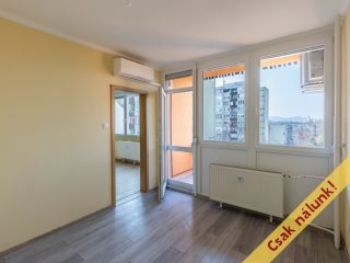 Eladó 52 m²-estársasházi lakás Vác, Vám utca: 62'000'000 Ft