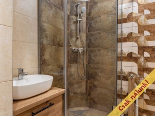 Eladó 52 m²-estársasházi lakás Vác, Vám utca: 62'000'000 Ft