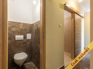 Eladó 52 m²-estársasházi lakás Vác, Vám utca: 62'000'000 Ft