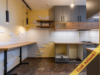 Eladó 52 m²-estársasházi lakás Vác, Vám utca: 62'000'000 Ft