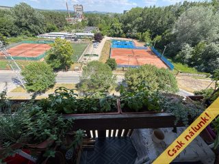 Eladó 52 m²-estársasházi lakás Vác, Vám utca: 55'900'000 Ft