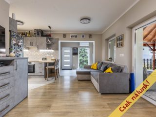 Eladó 110 m²-escsaládi ház Vác, Vizipipa köz: 118'000'000 Ft