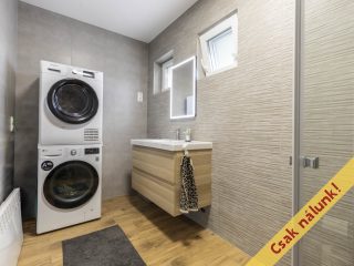Eladó 110 m²-escsaládi ház Vác, Vizipipa köz: 118'000'000 Ft