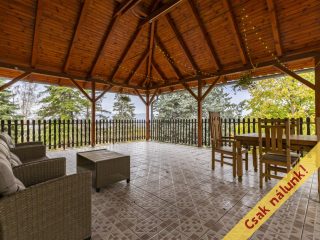 Eladó 110 m²-escsaládi ház Vác, Vizipipa köz: 118'000'000 Ft