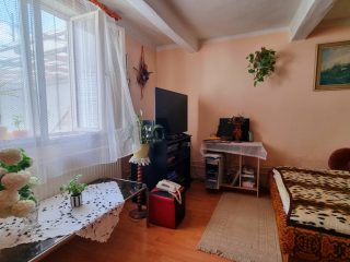 Eladó 68 m²-escsaládi ház Vác, Zátony utca: 49'500'000 Ft