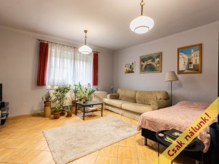 Eladó 77 m²-escsaládi ház Váchartyán, Vörösmarty utca: 64'900'000 Ft
