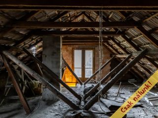 Eladó 77 m²-escsaládi ház Váchartyán, Vörösmarty utca: 64'900'000 Ft