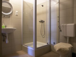 Eladó 380 m²-escsaládi ház Vecsés, Befektetés: 170'000'000 Ft