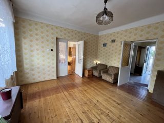 Eladó 95 m²-escsaládi ház Vecsés, Központ közeli: 81'900'000 Ft