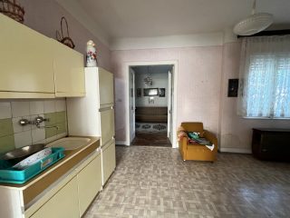 Eladó 95 m²-escsaládi ház Vecsés, Központ közeli: 81'900'000 Ft