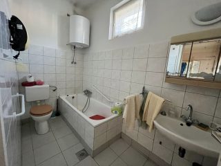 Eladó 95 m²-escsaládi ház Vecsés, Központ közeli: 81'900'000 Ft