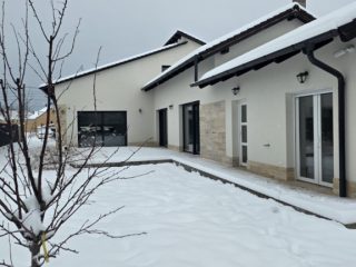 Eladó 242 m²-escsaládi ház Vecsés, Magdolna utca: 245'000'000 Ft