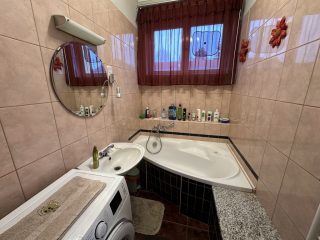 Eladó 139 m²-escsaládi ház Vecsés, OTTHON ÉS VÁLLALKOZÁS: 144'900'000 Ft