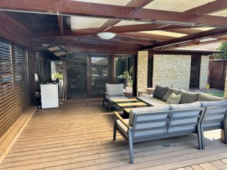 Eladó 230 m²-escsaládi ház Vecsés, Szép környezet: 299'000'000 Ft