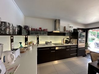 Eladó 230 m²-escsaládi ház Vecsés, Szép környezet: 299'000'000 Ft