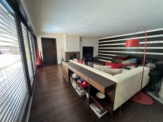 Eladó 230 m²-escsaládi ház Vecsés, Szép környezet: 299'000'000 Ft