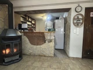 Eladó 395 m²-escsaládi ház Vecsés, Üzlethelyiség + Lakás: 199'000'000 Ft