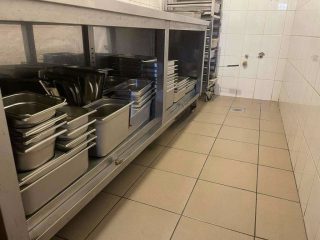 Eladó 395 m²-escsaládi ház Vecsés, Üzlethelyiség + Lakás: 199'000'000 Ft