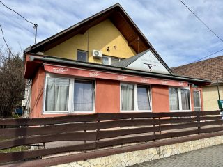 Eladó 395 m²-escsaládi ház Vecsés, Üzlethelyiség + Lakás: 199'000'000 Ft