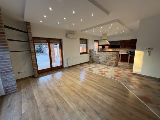 Eladó 160 m²-escsaládi ház Vecsés, Vecsés: 139'900'000 Ft