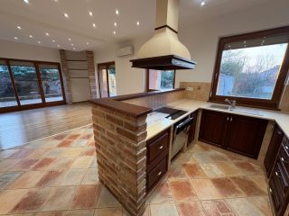 Eladó 160 m²-escsaládi ház Vecsés, Vecsés: 139'900'000 Ft