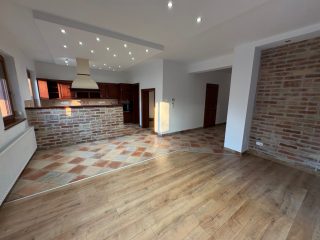 Eladó 160 m²-escsaládi ház Vecsés, Vecsés: 139'900'000 Ft