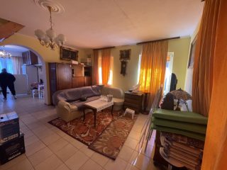 Eladó 146 m²-escsaládi ház Velence, Baba utca: 85'000'000 Ft
