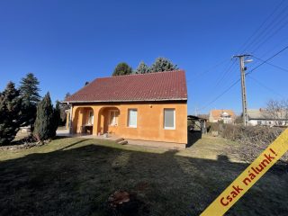 Eladó 146 m²-escsaládi ház Velence, Mandula utca: 95'000'000 Ft