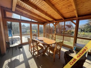 Eladó 146 m²-escsaládi ház Velence, Mandula utca: 95'000'000 Ft