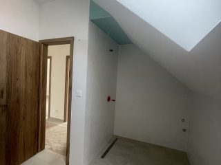 Eladó 91 m²-esikerház Velence, Tájékoztató utca: 120'000'000 Ft