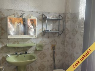 Eladó 100 m²-escsaládi ház Velence, Újtelepi utca: 75'000'000 Ft