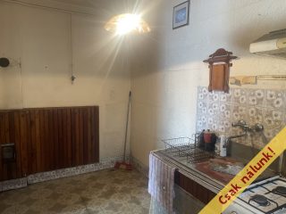 Eladó 100 m²-escsaládi ház Velence, Újtelepi utca: 75'000'000 Ft