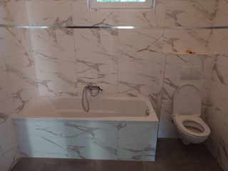 Eladó 91 m²-esikerház Velence (Velence) , Adria körút: 114'900'000 Ft