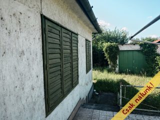 Eladó 38 m²-esüdülő Velence (Velence) , Balatoni út: 24'000'000 Ft
