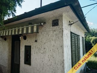 Eladó 38 m²-esüdülő Velence (Velence) , Balatoni út: 24'000'000 Ft