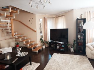 Eladó 150 m²-escsaládi ház Velence (Velence) , Bogrács utca: 139'000'000 Ft