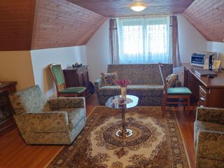 Eladó 176 m²-escsaládi ház Velence (Velence) , Tünde utca: 198'000'000 Ft