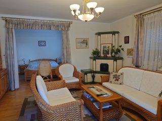 Eladó 176 m²-escsaládi ház Velence (Velence) , Tünde utca: 198'000'000 Ft