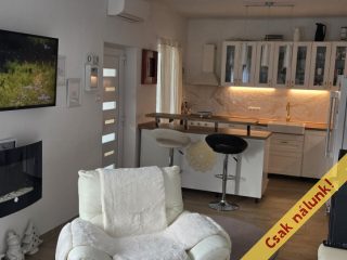 Eladó 120 m²-escsaládi ház Veresegyház, Csokonai utca: 139'900'000 Ft