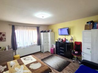 Eladó 150 m²-escsaládi ház Veresegyház, Petőfi utca: 94'500'000 Ft