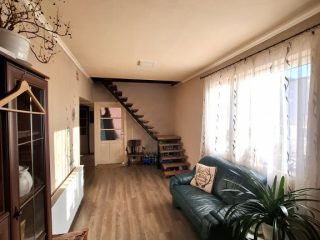 Eladó 150 m²-escsaládi ház Veresegyház, Petőfi utca: 94'500'000 Ft