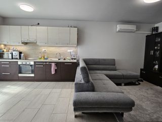 Eladó 76 m²-esikerház Veresegyház, Revetek közeli utca: 113'990'000 Ft